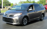 Used 2019 Toyota Sienna LE image 2