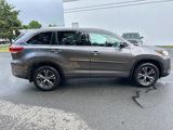 Used 2018 Toyota Highlander AWD V6 image 2