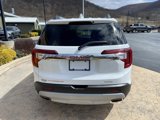 Used 2023 GMC Acadia SLT image 6