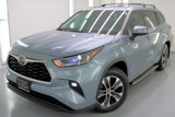 Used 2021 Toyota Highlander XLE image 2