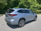 Used 2020 Toyota Highlander XLE image 2
