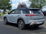 New 2025 Nissan Pathfinder Platinum image 4