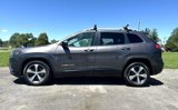 Used 2019 Jeep Cherokee Limited w/ Luxury Group image 2
