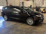 New 2025 Chrysler Pacifica Select image 2