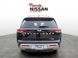 New 2025 Nissan Pathfinder Platinum image 2