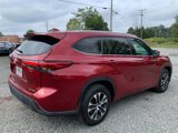 Used 2021 Toyota Highlander XLE image 4