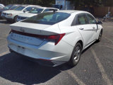 Used 2021 Hyundai Elantra SE image 3