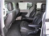Used 2023 Chrysler Pacifica Touring-L image 6