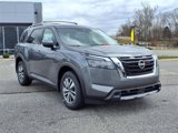 New 2025 Nissan Pathfinder SL image 2