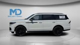 New 2025 Lincoln Navigator Reserve image 3
