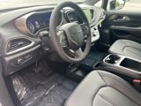 New 2025 Chrysler Pacifica Select w/ Fav Edition Package image 5