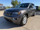 Used 2021 Jeep Grand Cherokee Laredo image 3