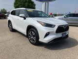 Used 2023 Toyota Highlander XLE image 2