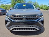 Certified 2022 Volkswagen Taos SE image 2