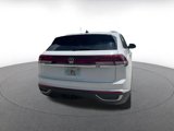 Used 2024 Volkswagen Atlas Cross Sport SE image 4