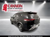 New 2025 Nissan Pathfinder SL image 5