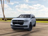 New 2025 Lincoln Navigator Reserve image 2