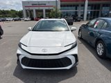 Used 2025 Toyota Camry SE image 2
