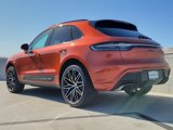 Certified 2024 Porsche Macan image 3