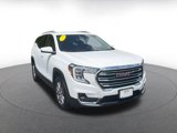 Used 2024 GMC Terrain SLT image 3