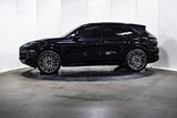 Certified 2024 Porsche Cayenne Turbo image 2