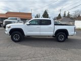 Used 2020 Toyota Tacoma TRD Off-Road image 2
