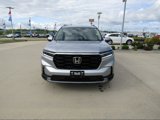 New 2025 Honda Pilot Touring image 2