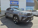 Used 2024 Volkswagen Taos SE w/ Panoramic Sunroof Package image 2