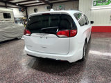 Used 2019 Chrysler Pacifica Touring-L image 6