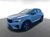 Used 2024 Volvo XC40 B5 Core image 3