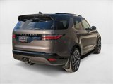 New 2024 Land Rover Discovery Dynamic SE image 2