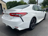 Used 2018 Toyota Camry SE image 3