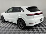 Used 2025 Porsche Cayenne image 3