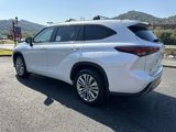 New 2025 Toyota Highlander Platinum image 4