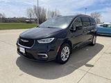 Used 2021 Chrysler Pacifica Touring-L image 2