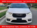 Used 2024 Chrysler Pacifica Touring-L image 2