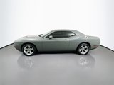 Used 2017 Dodge Challenger SXT image 4