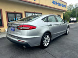 Used 2020 Ford Fusion SE image 3