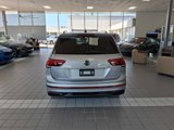 Used 2022 Volkswagen Tiguan SE R-Line image 4
