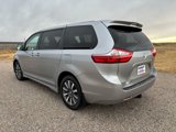 Used 2018 Toyota Sienna LE image 3