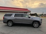 Used 2021 GMC Yukon XL Denali w/ Denali Premium Package image 6