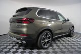 Used 2025 BMW X5 xDrive50e image 3