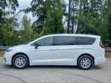 Used 2024 Chrysler Pacifica Touring-L image 3