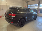 Used 2020 Jeep Grand Cherokee Laredo image 5