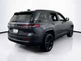 Used 2023 Jeep Grand Cherokee Altitude image 5