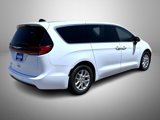 Certified 2023 Chrysler Pacifica Touring-L image 5