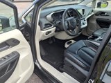 Used 2023 Chrysler Pacifica Touring-L image 6
