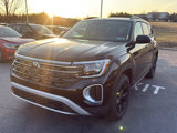 New 2025 Volkswagen Atlas Peak Edition SE image 3