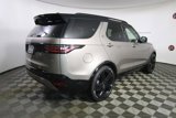 Used 2024 Land Rover Discovery Dynamic SE image 2