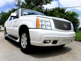 Used 2002 Cadillac Escalade EXT image 3